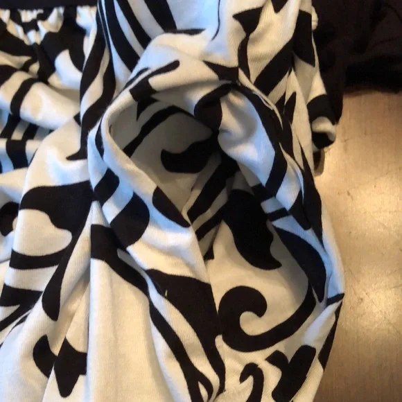 ⭐️Lilbetter perfect sleeveless v-neck cross x string detail + pockets long maxi - Picture 5 of 12